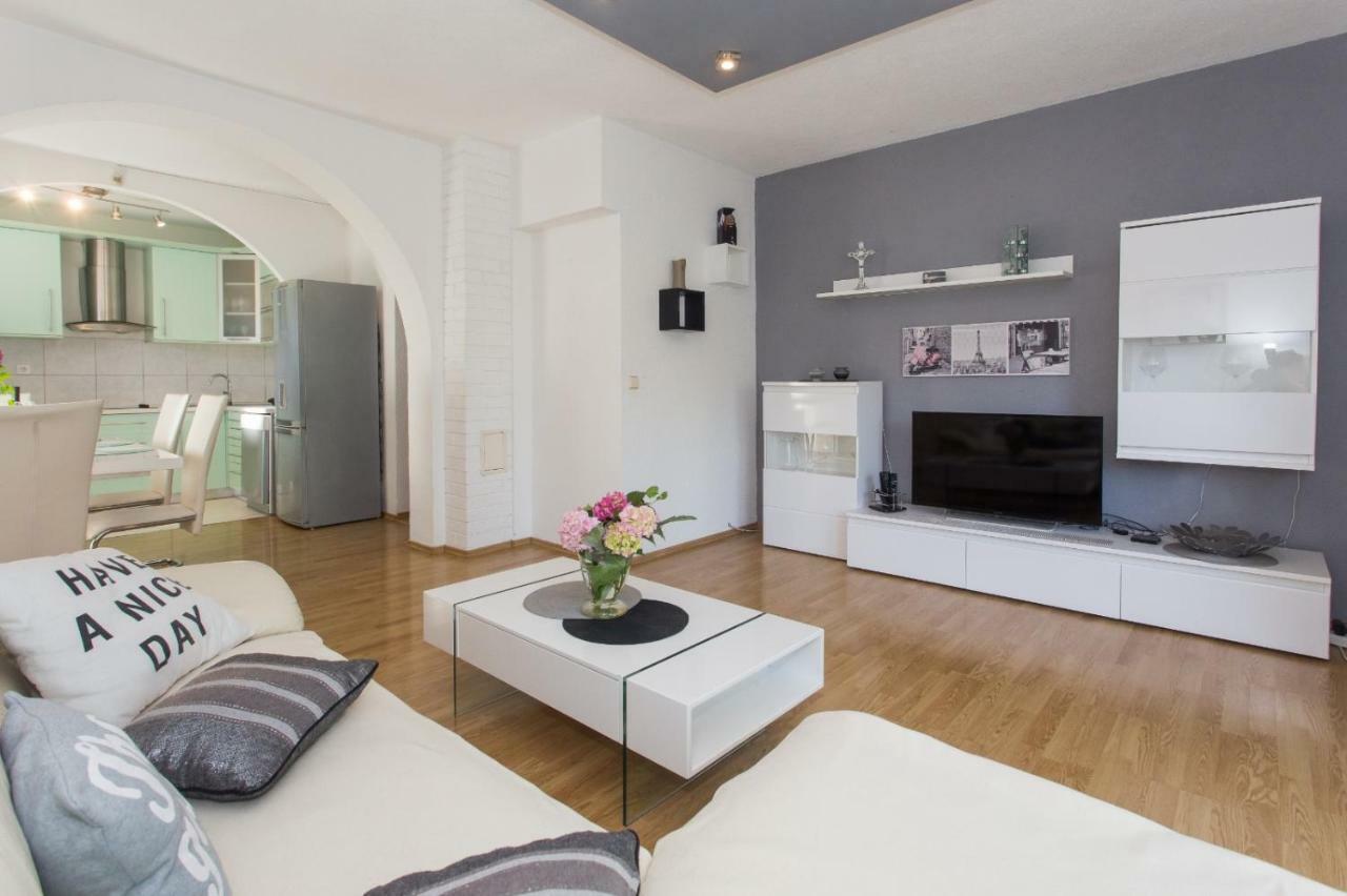 Apartmani Luis Kastela Dış mekan fotoğraf