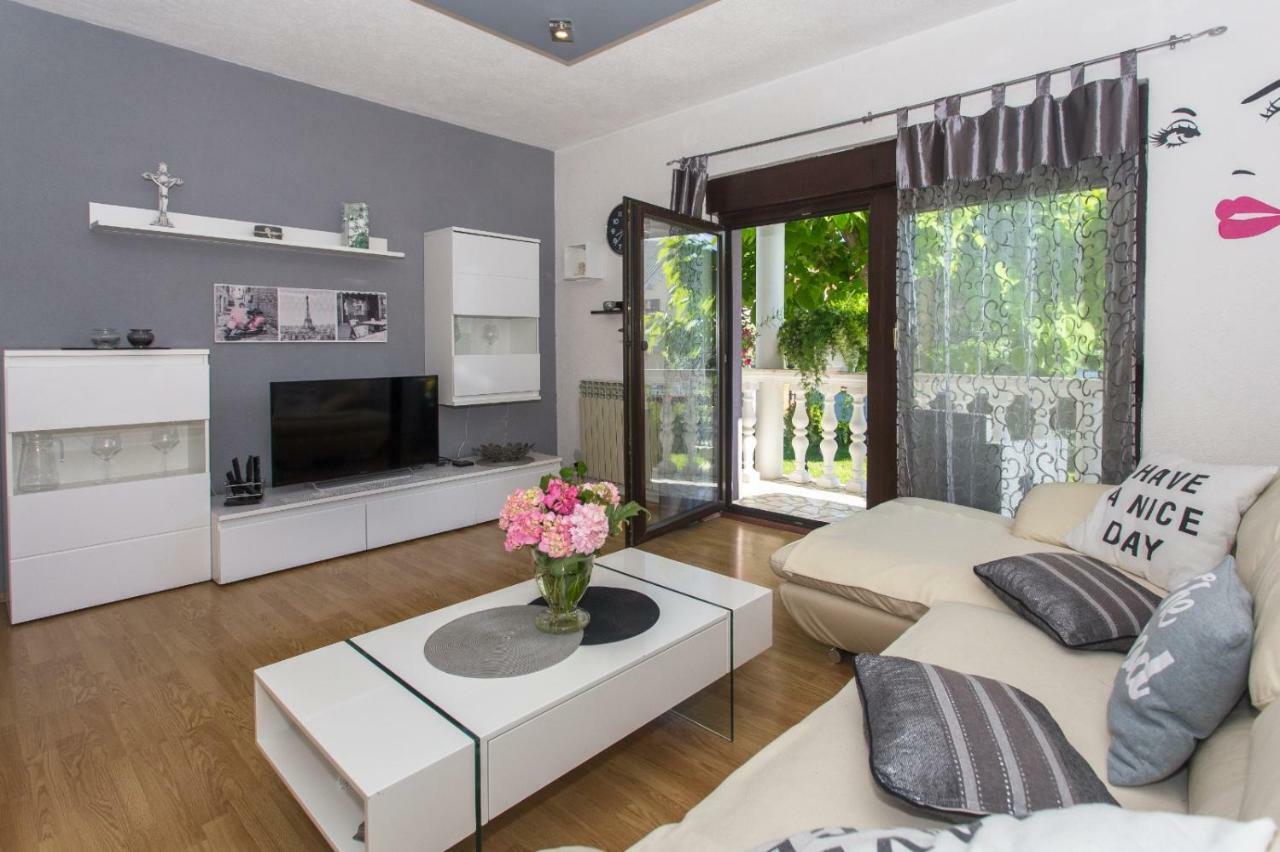 Apartmani Luis Kastela Dış mekan fotoğraf