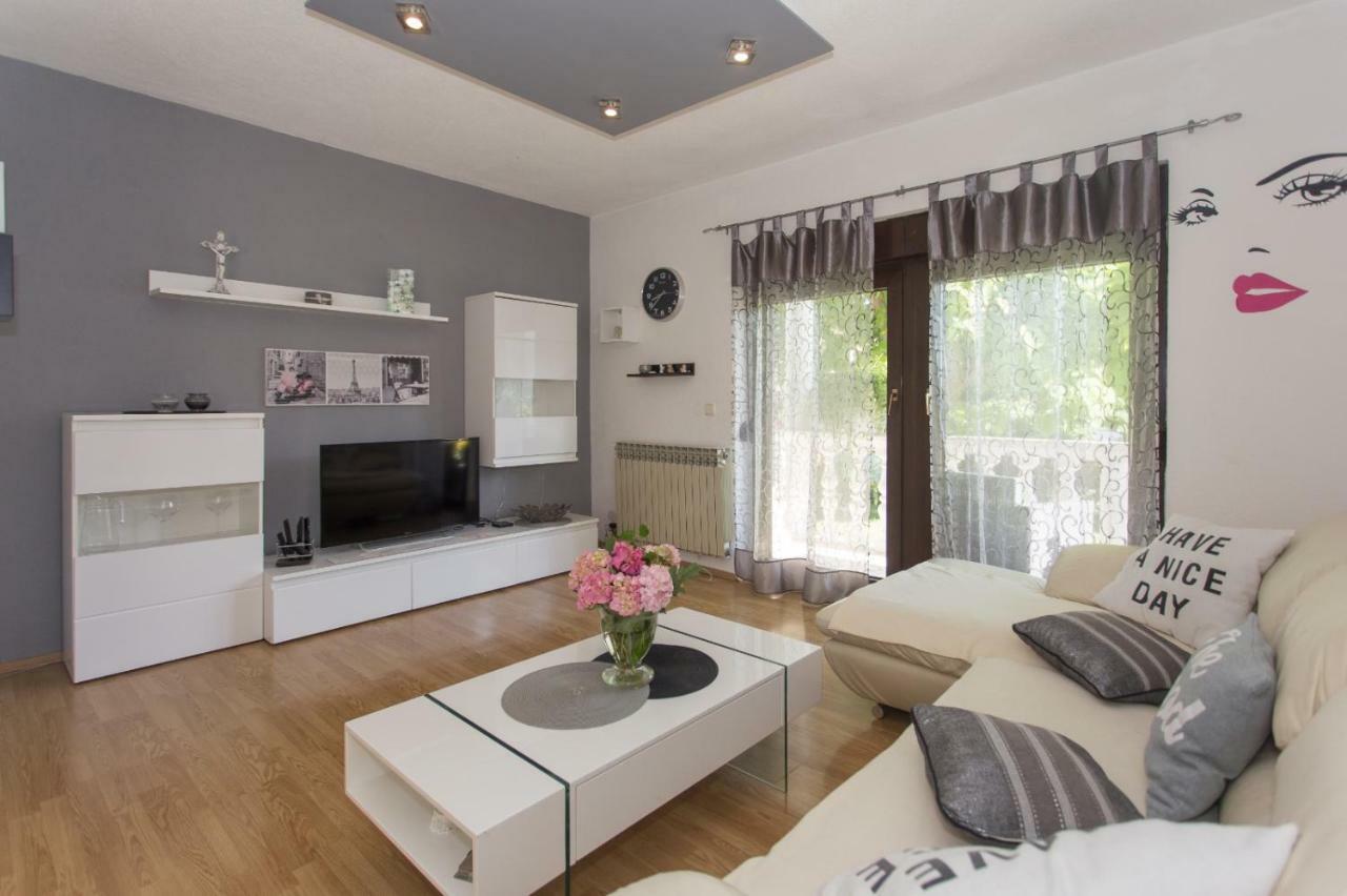 Apartmani Luis Kastela Dış mekan fotoğraf